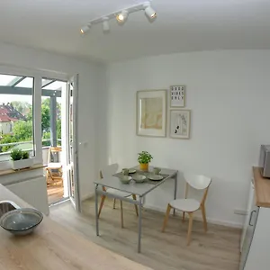 Mit Balkon Westfalenhalle Und Universitaet Fusslaeufig , Dortmund Deutschland