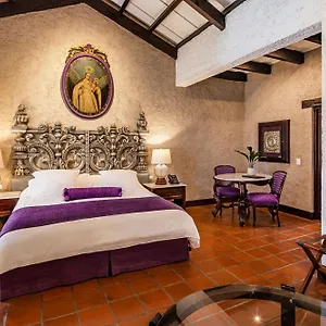 Cruces Boutique Antigua